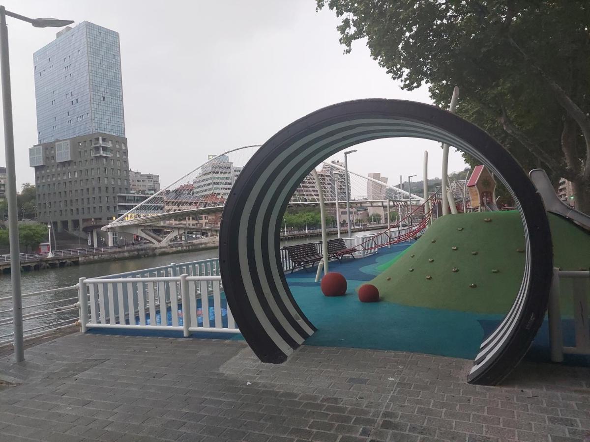Bilbao Center Apt 90'S Parking ภายนอก รูปภาพ